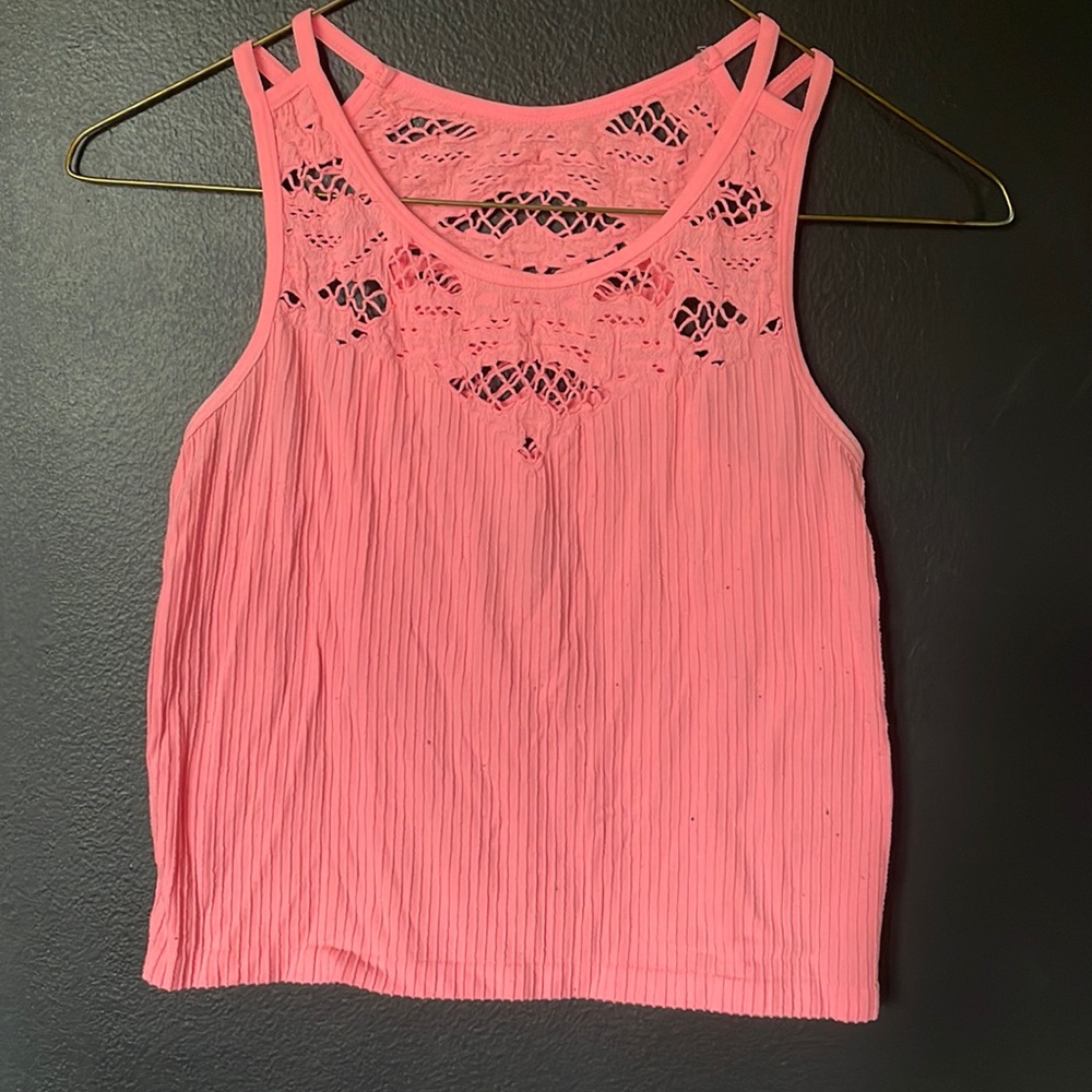Ribbed crop top with top detailing